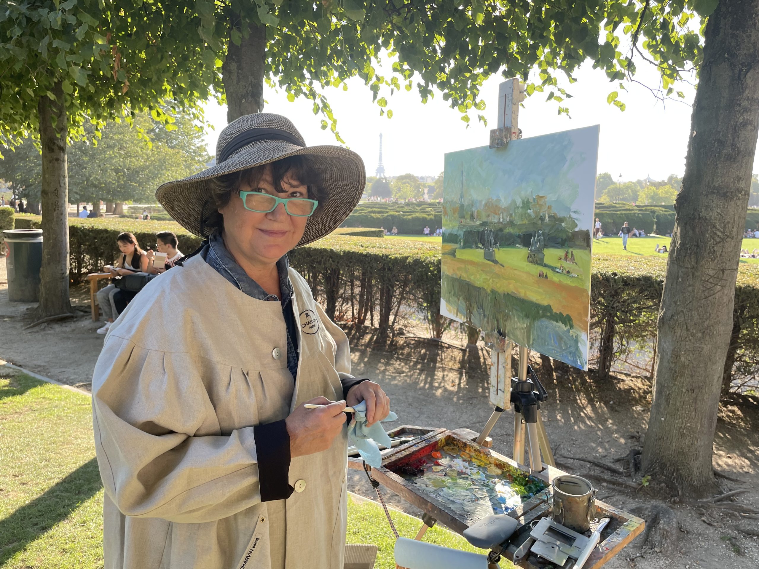 Jill Banks demonstrates in New Bern - 200 Block of Craven St. 1 Me painting Twinkling Tuileries front eiffel tower horiz smock 6 best 2 scaled